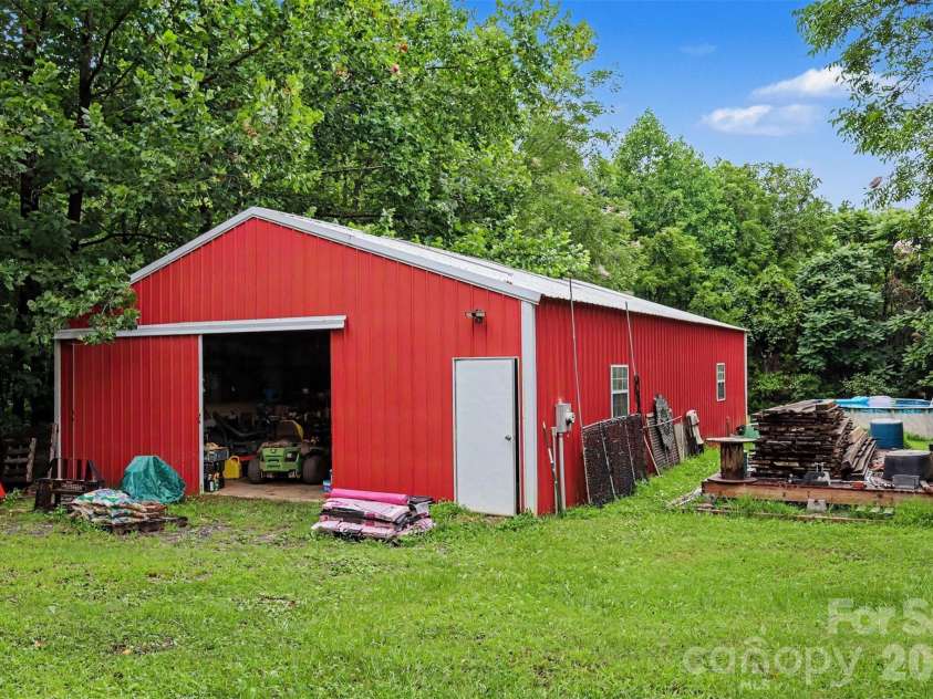 176 Eeb Lane, Statesville, NC 28625.  MLS# CAR4403023, YatesRealty ID 41655. 