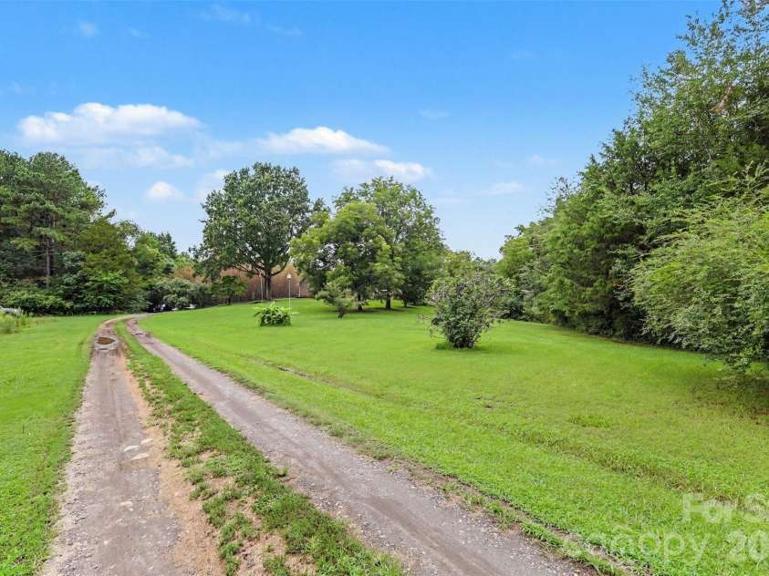 176 Eeb Lane, Statesville, NC 28625.  MLS# CAR4403023, YatesRealty ID 41655. 