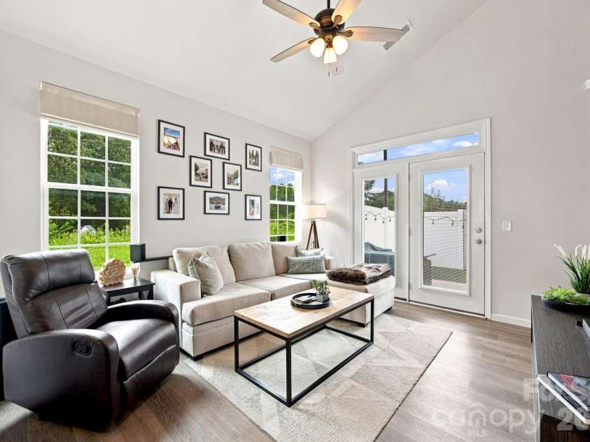 1101 Johns Walk Way, Belmont, NC 28012.  MLS# CAR4408103, YatesRealty ID 41657. 