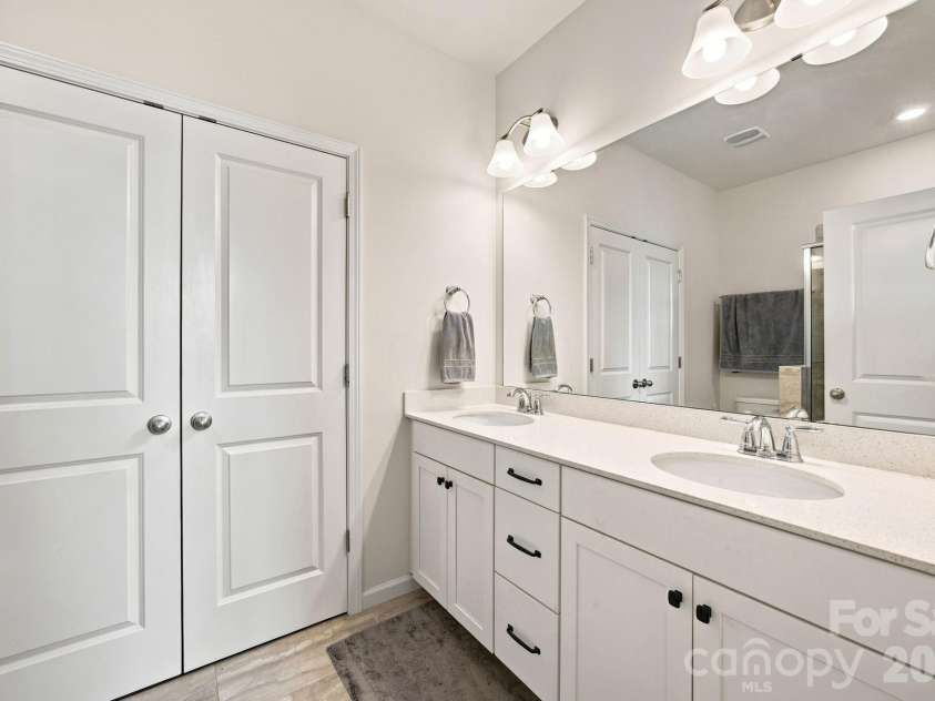 1101 Johns Walk Way, Belmont, NC 28012.  MLS# CAR4408103, YatesRealty ID 41657. 