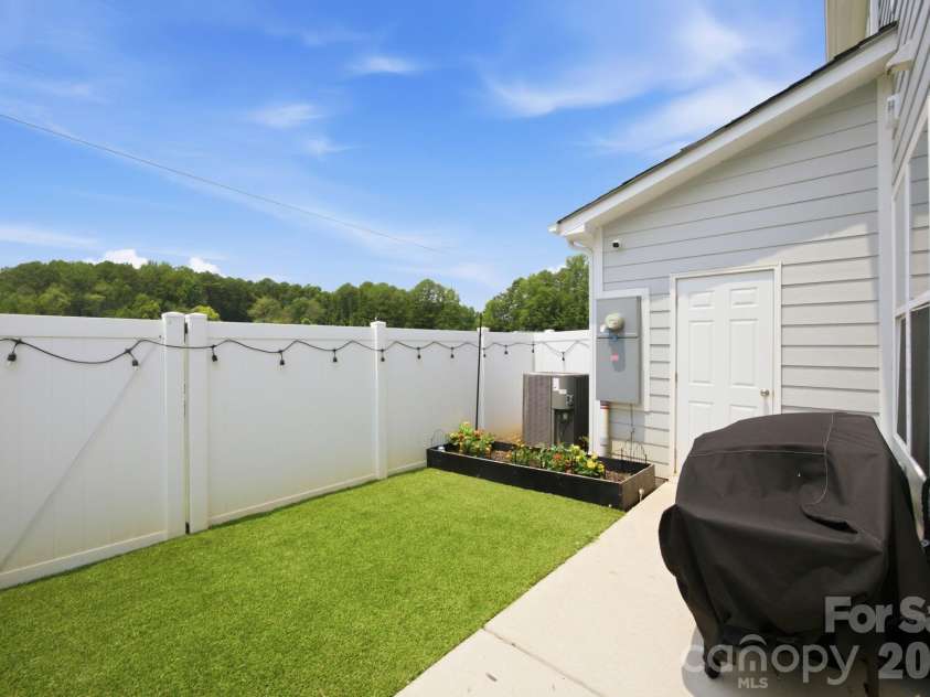 1101 Johns Walk Way, Belmont, NC 28012.  MLS# CAR4408103, YatesRealty ID 41657. 