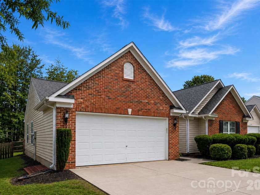 325 Dutchmans Meadow Drive, Mount Holly, NC 28120.  MLS# CAR4404931, YatesRealty ID 41658. 