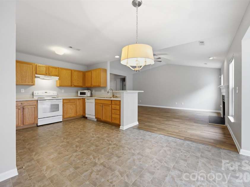 325 Dutchmans Meadow Drive, Mount Holly, NC 28120.  MLS# CAR4404931, YatesRealty ID 41658. 