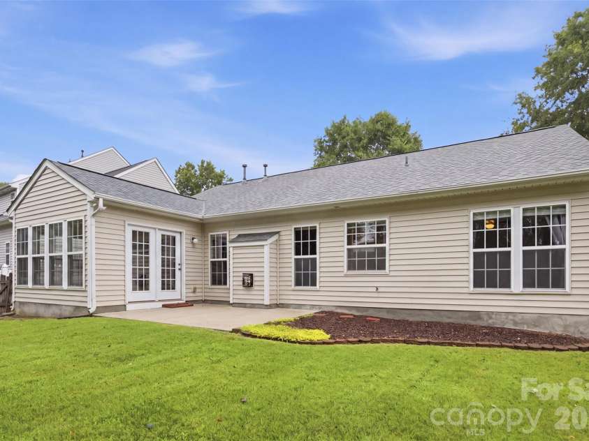 325 Dutchmans Meadow Drive, Mount Holly, NC 28120.  MLS# CAR4404931, YatesRealty ID 41658. 