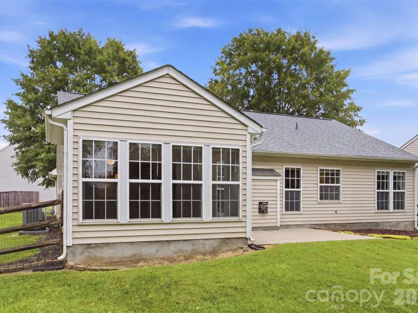 325 Dutchmans Meadow Drive, Mount Holly, NC 28120.  MLS# CAR4404931, YatesRealty ID 41658. 