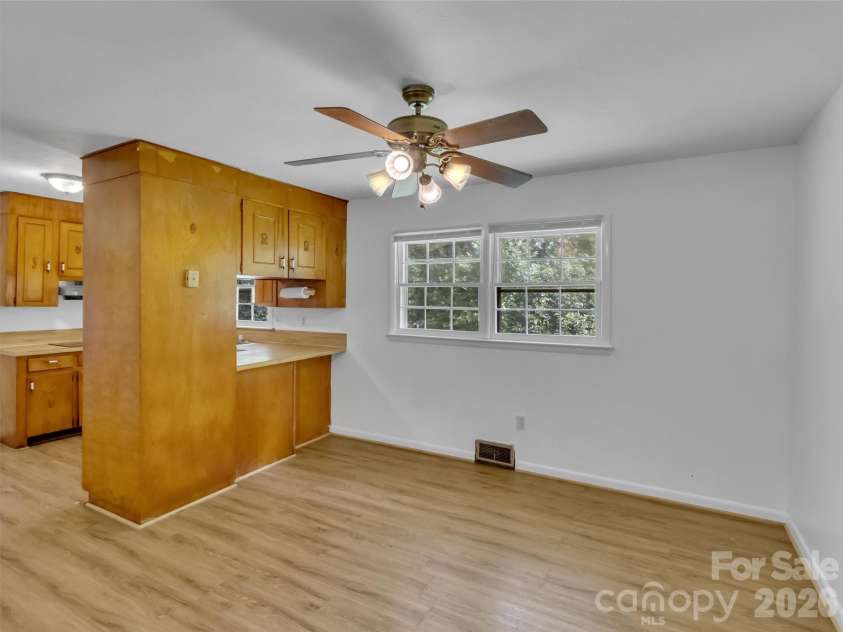 70 Iris Lane, Canton, NC 28716.  MLS# CAR4406779, YatesRealty ID 41659. 