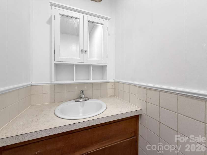 70 Iris Lane, Canton, NC 28716.  MLS# CAR4406779, YatesRealty ID 41659. 
