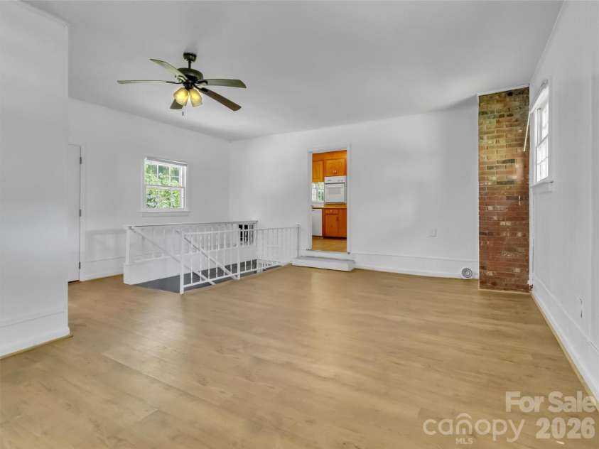 70 Iris Lane, Canton, NC 28716.  MLS# CAR4406779, YatesRealty ID 41659. 