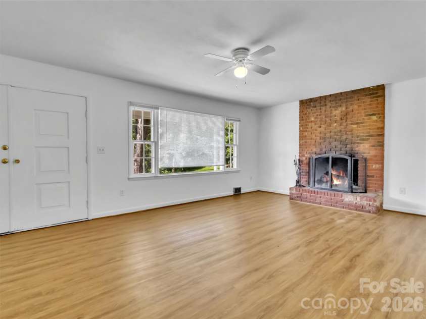 70 Iris Lane, Canton, NC 28716.  MLS# CAR4406779, YatesRealty ID 41659. Living Room