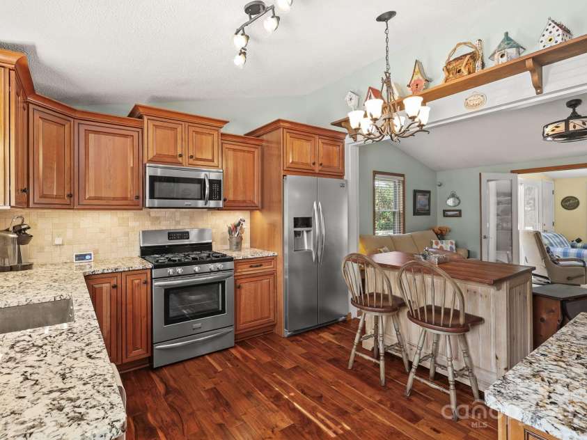 228 Snowshoe Loop, Newland, NC 28657.  MLS# CAR4311800, YatesRealty ID 4166. 