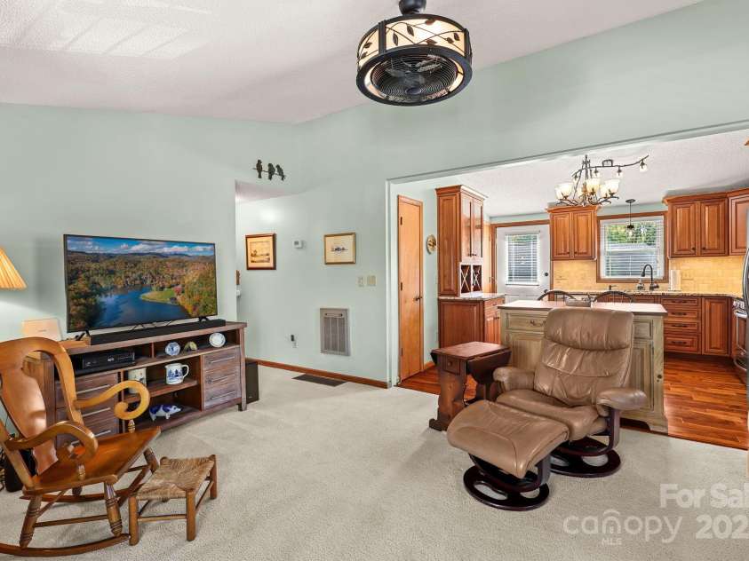 228 Snowshoe Loop, Newland, NC 28657.  MLS# CAR4311800, YatesRealty ID 4166. 