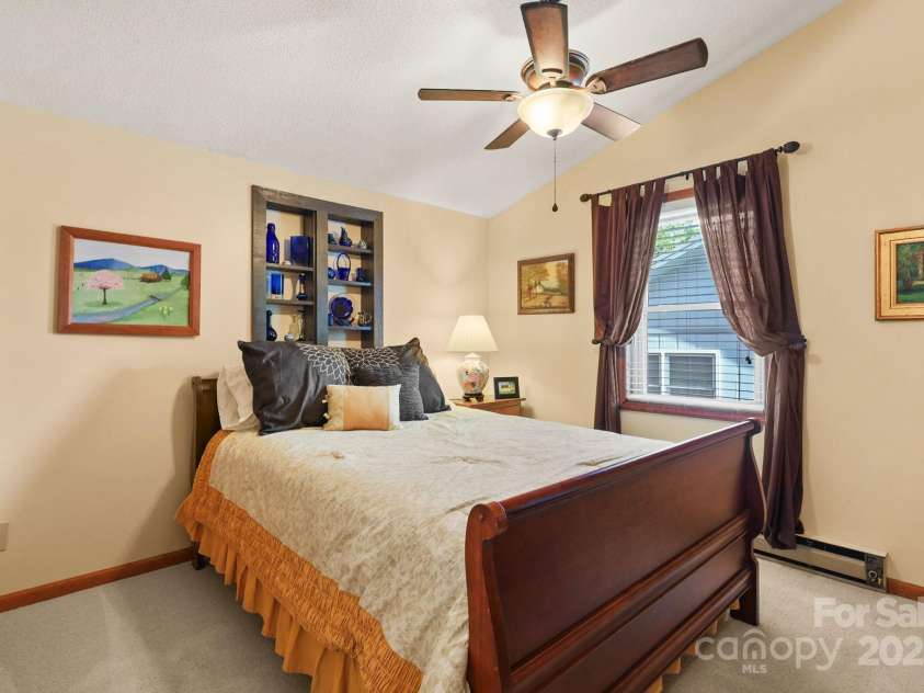 228 Snowshoe Loop, Newland, NC 28657.  MLS# CAR4311800, YatesRealty ID 4166. 