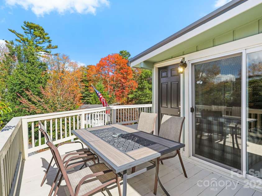 228 Snowshoe Loop, Newland, NC 28657.  MLS# CAR4311800, YatesRealty ID 4166. 