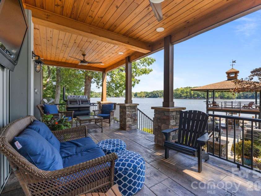 360 Tamarac Shores Drive, Salisbury, NC 28146.  MLS# CAR4301474, YatesRealty ID 4166. 