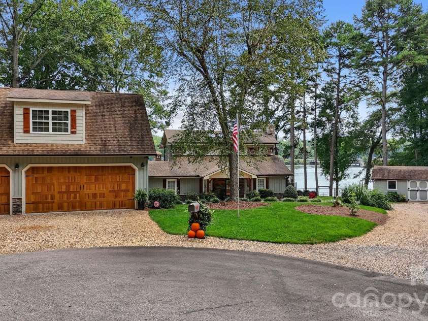 360 Tamarac Shores Drive, Salisbury, NC 28146.  MLS# CAR4301474, YatesRealty ID 4166. 