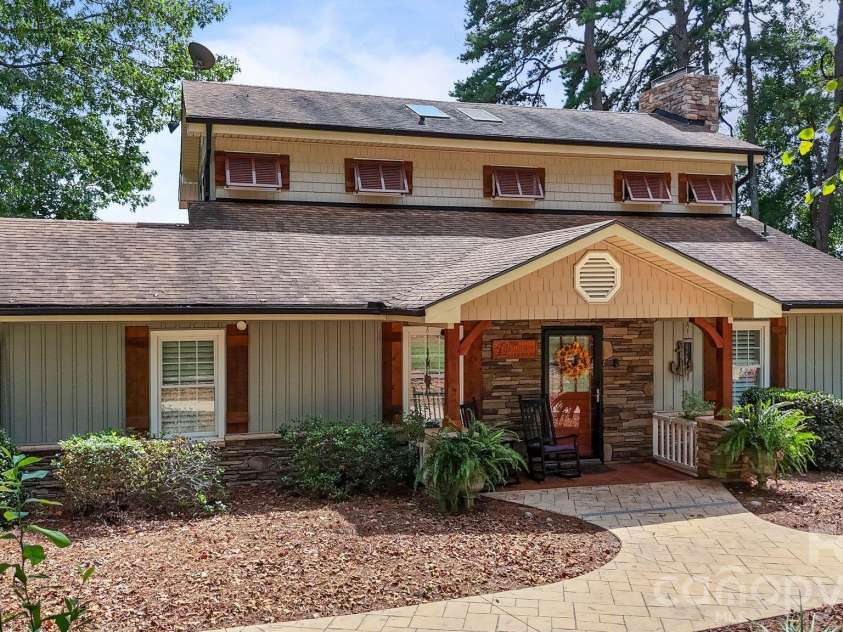 360 Tamarac Shores Drive, Salisbury, NC 28146.  MLS# CAR4301474, YatesRealty ID 4166. 