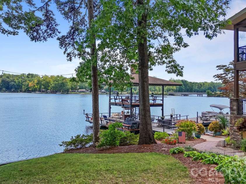 360 Tamarac Shores Drive, Salisbury, NC 28146.  MLS# CAR4301474, YatesRealty ID 4166. 