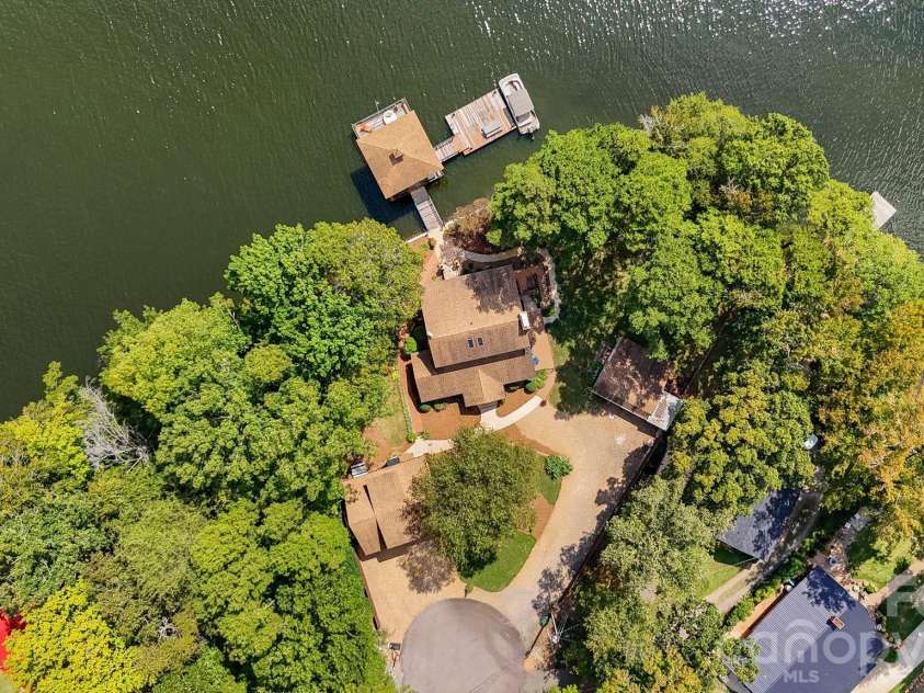 360 Tamarac Shores Drive, Salisbury, NC 28146.  MLS# CAR4301474, YatesRealty ID 4166. 
