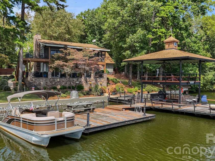 360 Tamarac Shores Drive, Salisbury, NC 28146.  MLS# CAR4301474, YatesRealty ID 4166. 