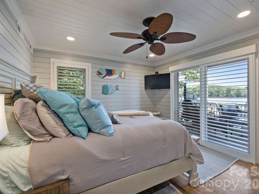 360 Tamarac Shores Drive, Salisbury, NC 28146.  MLS# CAR4301474, YatesRealty ID 4166. 