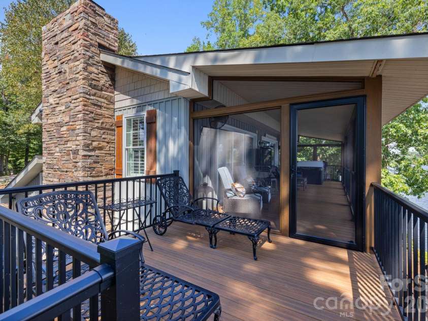 360 Tamarac Shores Drive, Salisbury, NC 28146.  MLS# CAR4301474, YatesRealty ID 4166. 