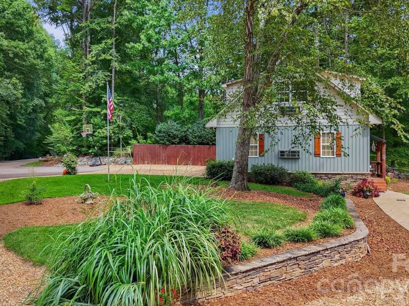 360 Tamarac Shores Drive, Salisbury, NC 28146.  MLS# CAR4301474, YatesRealty ID 4166. 