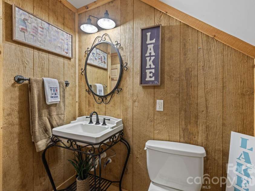 360 Tamarac Shores Drive, Salisbury, NC 28146.  MLS# CAR4301474, YatesRealty ID 4166. 