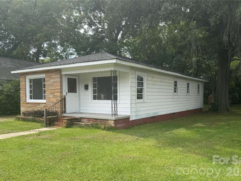 508 Shaver Street, Salisbury, NC 28144.  MLS# CAR4411202, YatesRealty ID 41660. 
