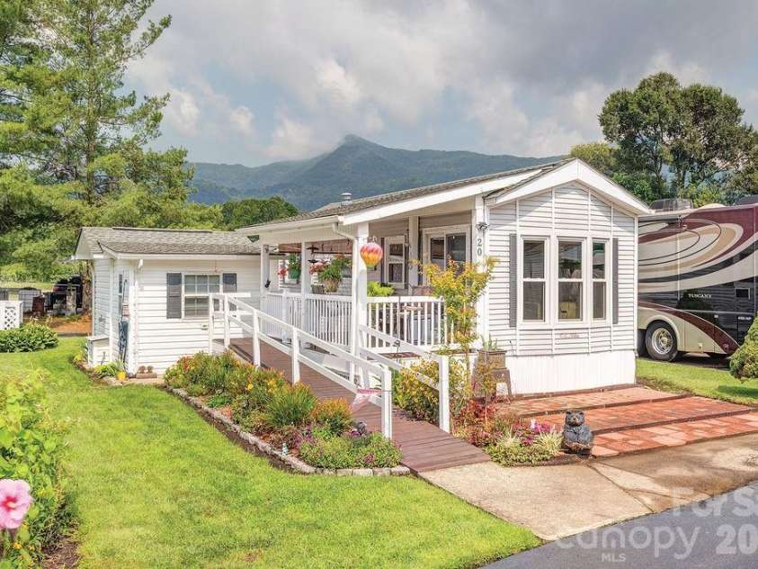 20 Strollers Lane, Waynesville, NC 28785.  MLS# CAR4408874, YatesRealty ID 41661. 