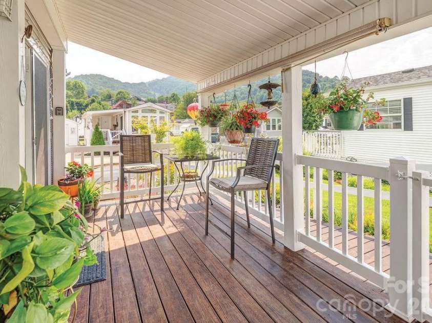20 Strollers Lane, Waynesville, NC 28785.  MLS# CAR4408874, YatesRealty ID 41661. 