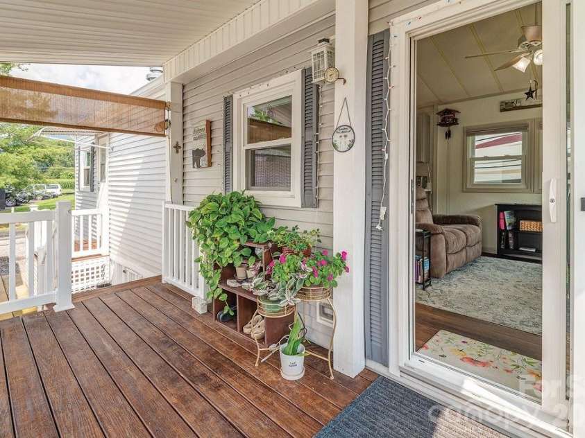 20 Strollers Lane, Waynesville, NC 28785.  MLS# CAR4408874, YatesRealty ID 41661. 