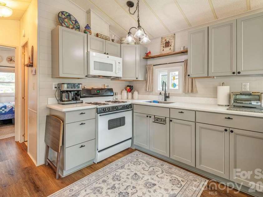 20 Strollers Lane, Waynesville, NC 28785.  MLS# CAR4408874, YatesRealty ID 41661. 