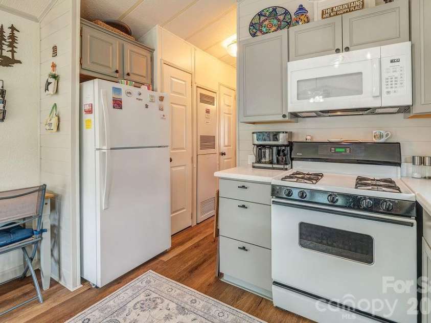 20 Strollers Lane, Waynesville, NC 28785.  MLS# CAR4408874, YatesRealty ID 41661. 