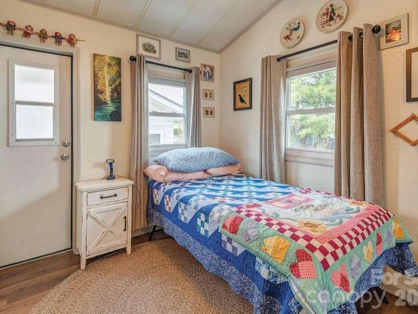 20 Strollers Lane, Waynesville, NC 28785.  MLS# CAR4408874, YatesRealty ID 41661. 