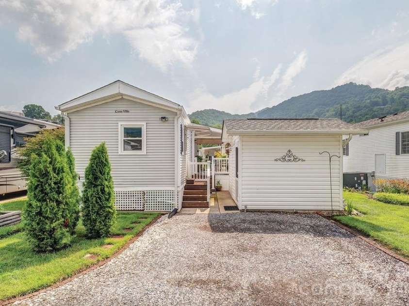 20 Strollers Lane, Waynesville, NC 28785.  MLS# CAR4408874, YatesRealty ID 41661. 