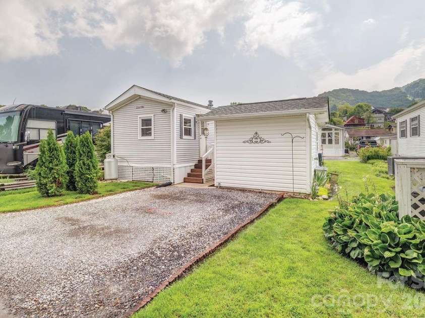 20 Strollers Lane, Waynesville, NC 28785.  MLS# CAR4408874, YatesRealty ID 41661. 