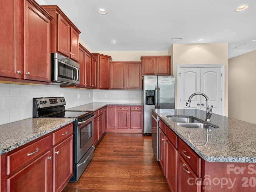127 Johnson Manor Street, Mooresville, NC 28115.  MLS# CAR4407798, YatesRealty ID 41663. Kitchen
