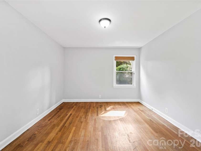 107 Wilshire Drive, Asheville, NC 28806.  MLS# CAR4395631, YatesRealty ID 41664. 
