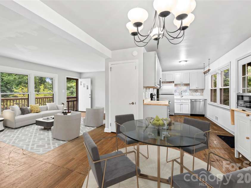 107 Wilshire Drive, Asheville, NC 28806.  MLS# CAR4395631, YatesRealty ID 41664. Virtually Staged