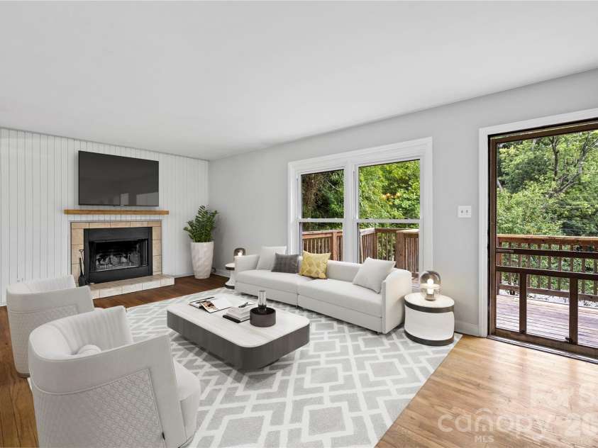 107 Wilshire Drive, Asheville, NC 28806.  MLS# CAR4395631, YatesRealty ID 41664. Virtually Staged