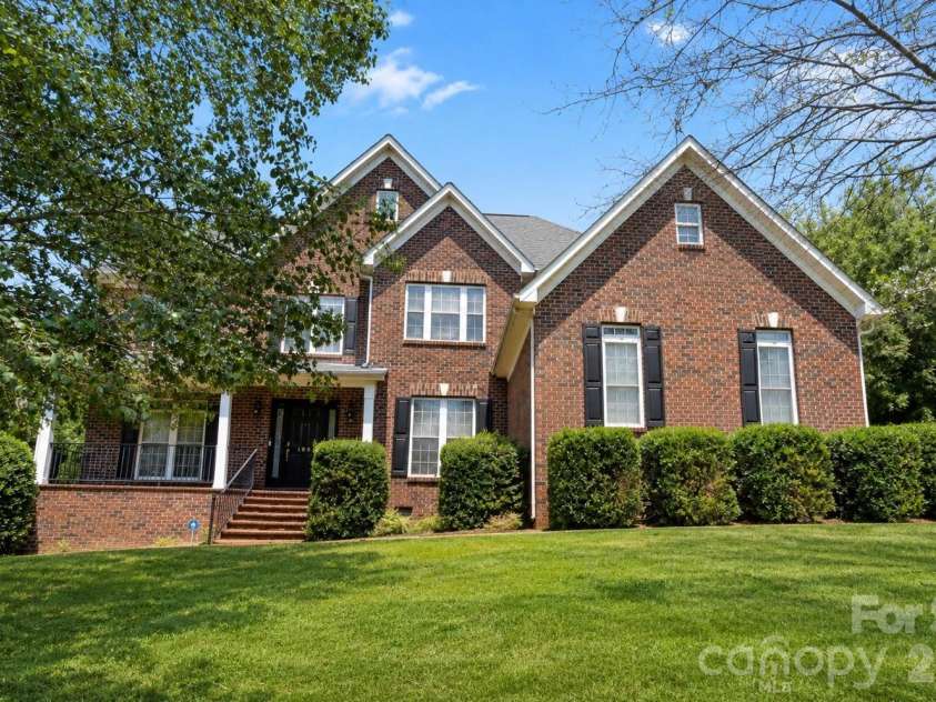 109 Pauls Lane, Mooresville, NC 28117.  MLS# CAR4410100, YatesRealty ID 41665. Stately setting!