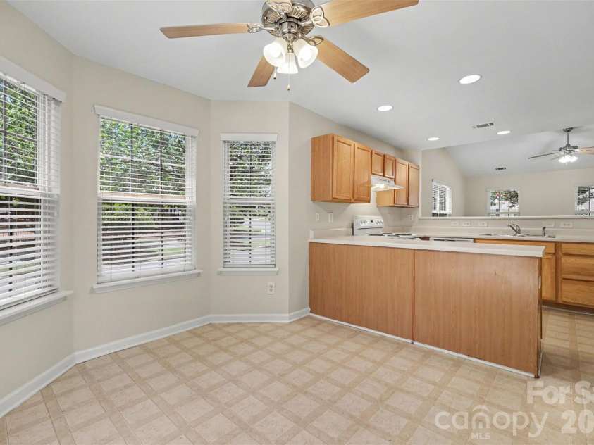 6124 Warrior Avenue, Fort Mill, SC 29707.  MLS# CAR4397314, YatesRealty ID 41666. Kitchen