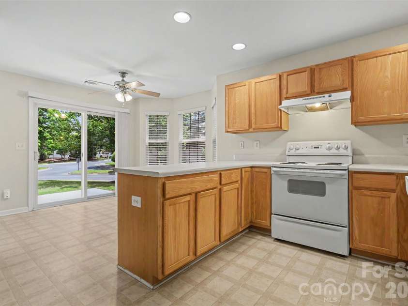 6124 Warrior Avenue, Fort Mill, SC 29707.  MLS# CAR4397314, YatesRealty ID 41666. Kitchen