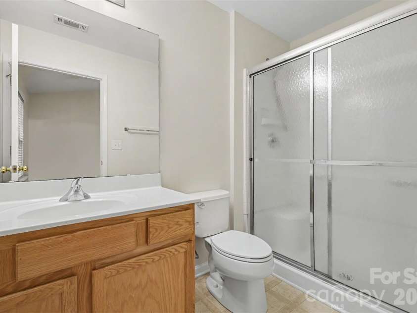 6124 Warrior Avenue, Fort Mill, SC 29707.  MLS# CAR4397314, YatesRealty ID 41666. Primary Bathroom