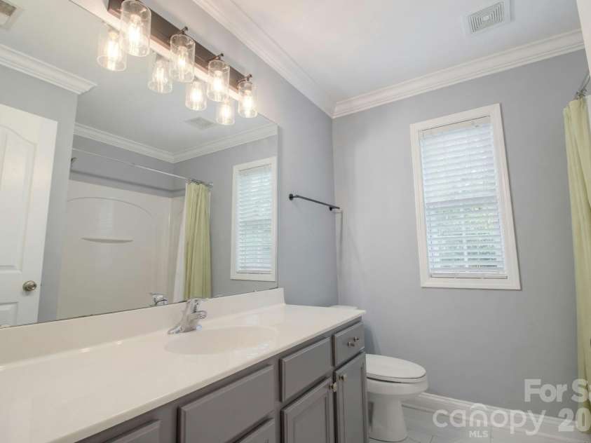 1573 Wilburn Park Lane, Charlotte, NC 28269.  MLS# CAR4407565, YatesRealty ID 41668. Bathroom