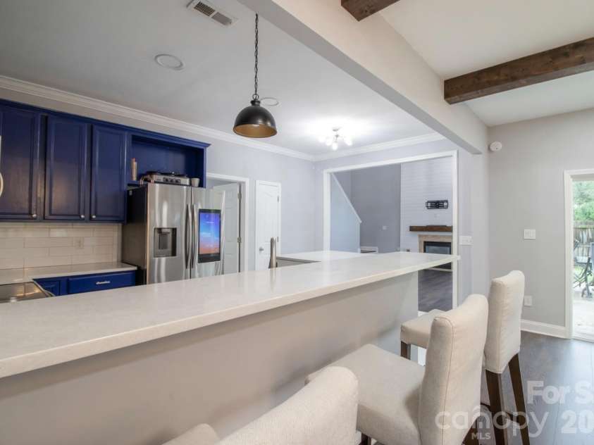 1573 Wilburn Park Lane, Charlotte, NC 28269.  MLS# CAR4407565, YatesRealty ID 41668. Kitchen