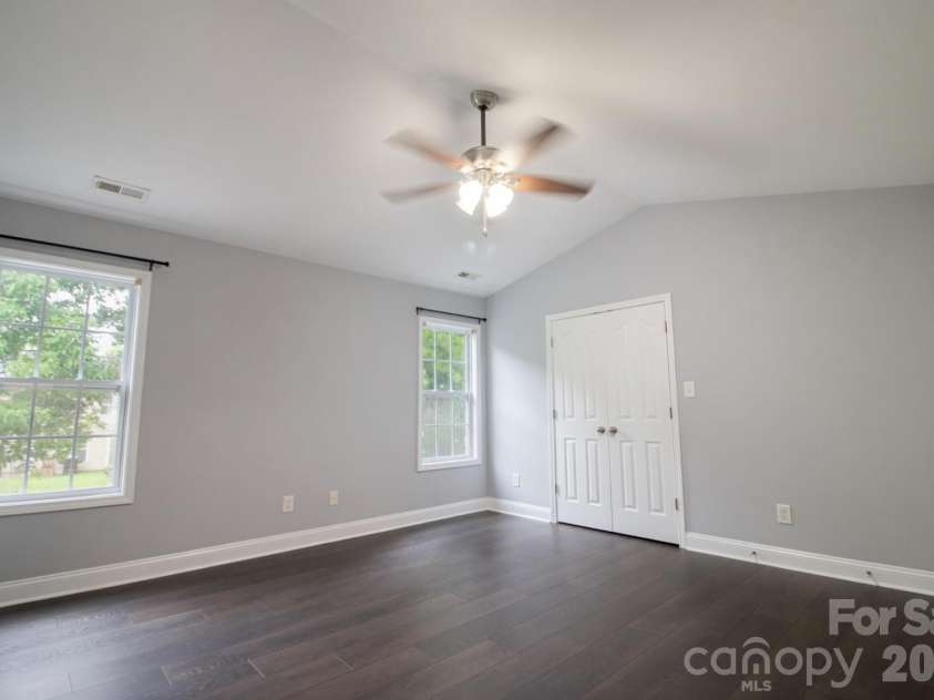 1573 Wilburn Park Lane, Charlotte, NC 28269.  MLS# CAR4407565, YatesRealty ID 41668. Master Bedroom