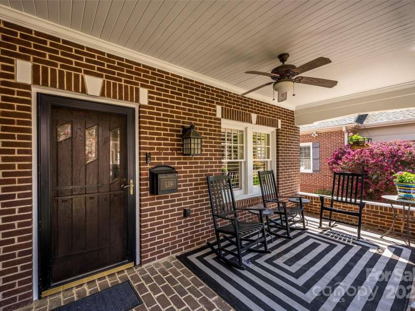 139 Laurel Avenue, Charlotte, NC 28207.  MLS# CAR4241687, YatesRealty ID 4167. 