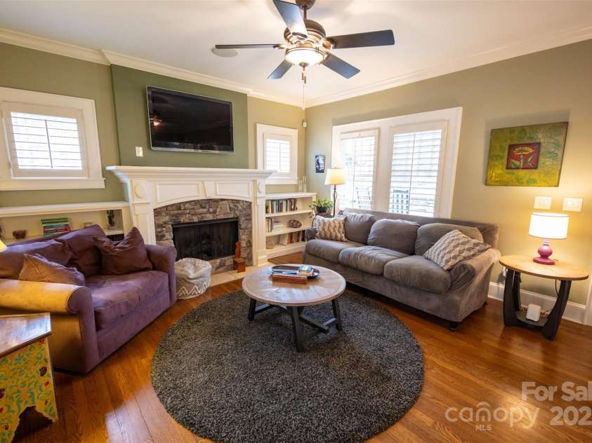 139 Laurel Avenue, Charlotte, NC 28207.  MLS# CAR4241687, YatesRealty ID 4167. 