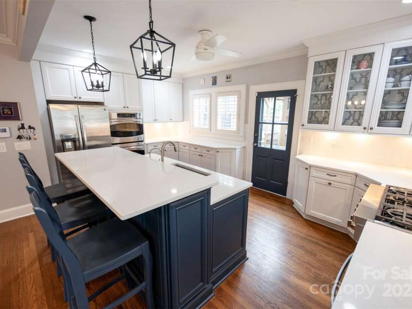 139 Laurel Avenue, Charlotte, NC 28207.  MLS# CAR4241687, YatesRealty ID 4167. 